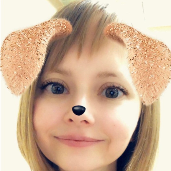 Meet your Posher, Lizzie - Picture 2 of 5